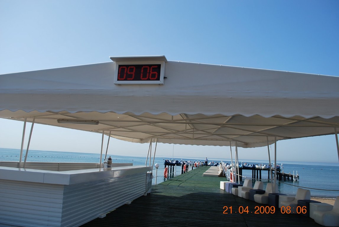 imagini hotel TITANIC LARA